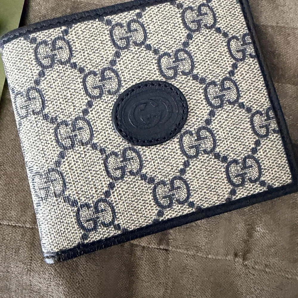 Gucci GG Supreme Navy Blue Beige Bifold Wallet NEW Box Dust Bag Ribbon Gift Set